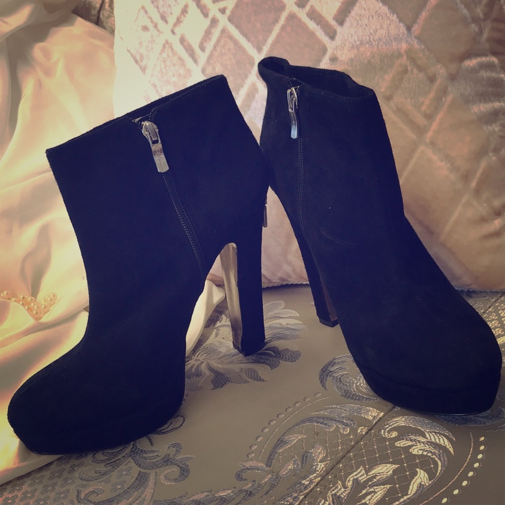 BCBGeneration Black Heeled Boots with Zippers
